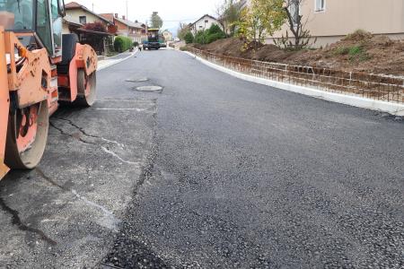 ASFALTIRANJE DOLENJE JEZERO 06 FOTO LJUBO VUKELIČ